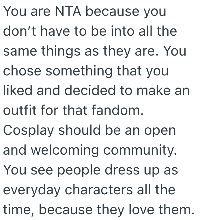 Screenshot 2025 07 10 at 5.10.58 PM Girl Showed Up To Her Friends Party Dressed As A Character From Friends, But The Reaction Was Less Than Friendly